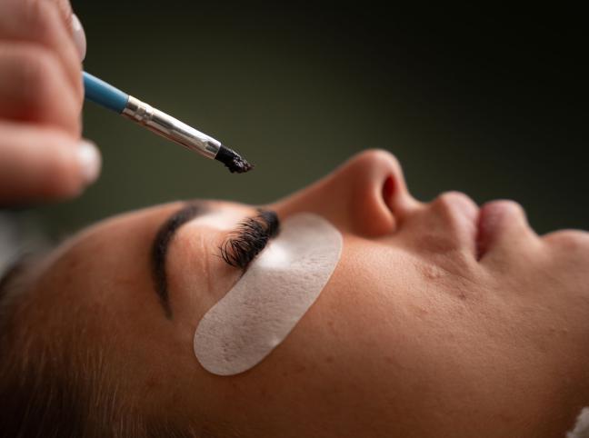 Wimpern färben